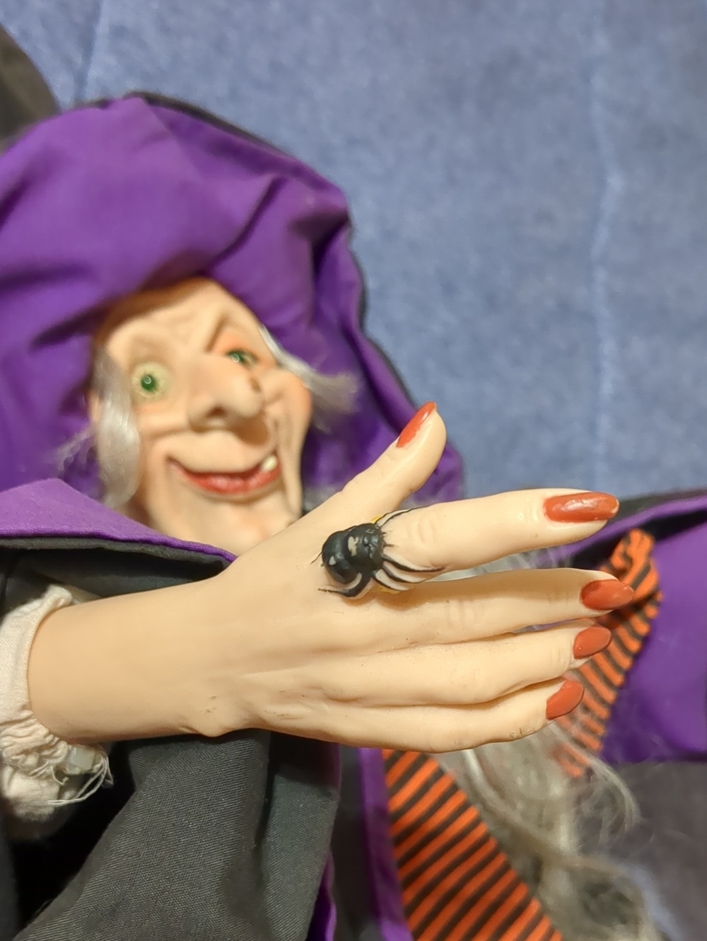 Halloween Flying Witch by Holiday Creations 1998 Rare Halloween Decor 20" - Picture 9 of 12